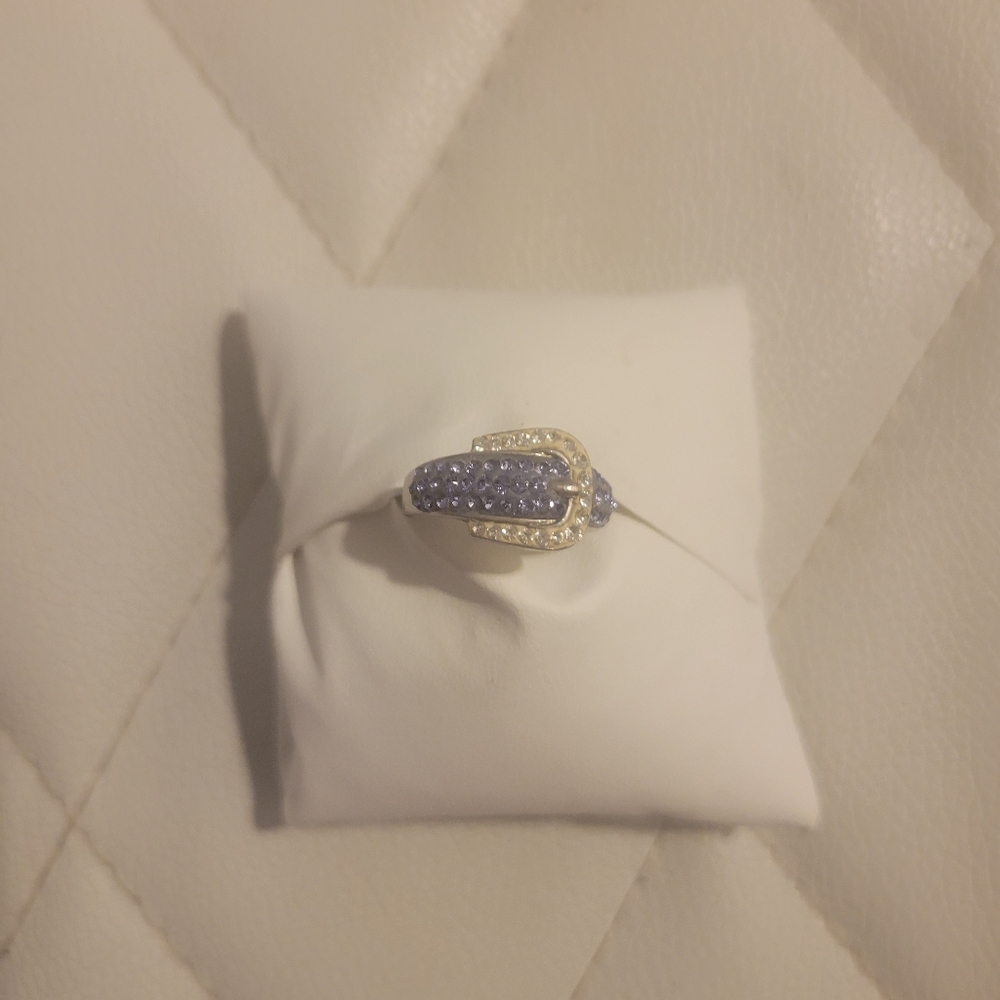 Silver ring size 7 with purple crystals 💜